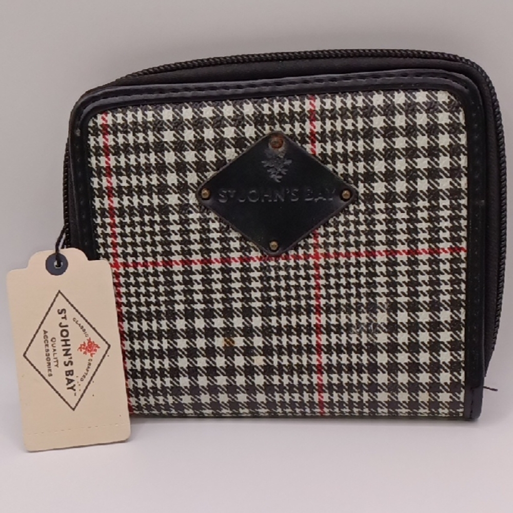 NWT St. John's Bay Black, White & Red Houndstooth Zip-Around Wallet